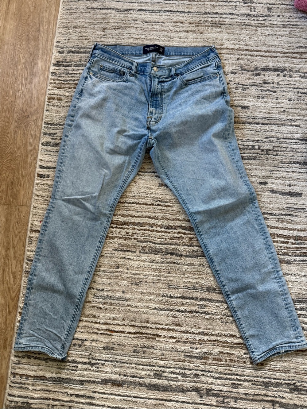 Abercrombie & Fitch Light Wash Men's Slim Straight Jeans